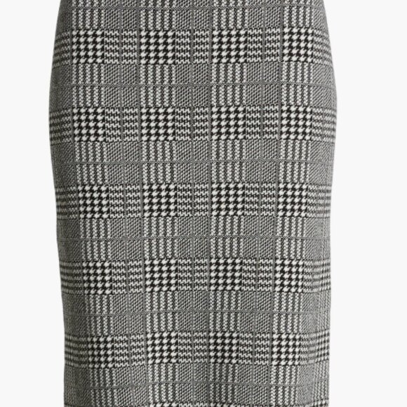 Vince Camuto Short Sleeve Plaid Sweater and Skit Set - Picture 8 of 11